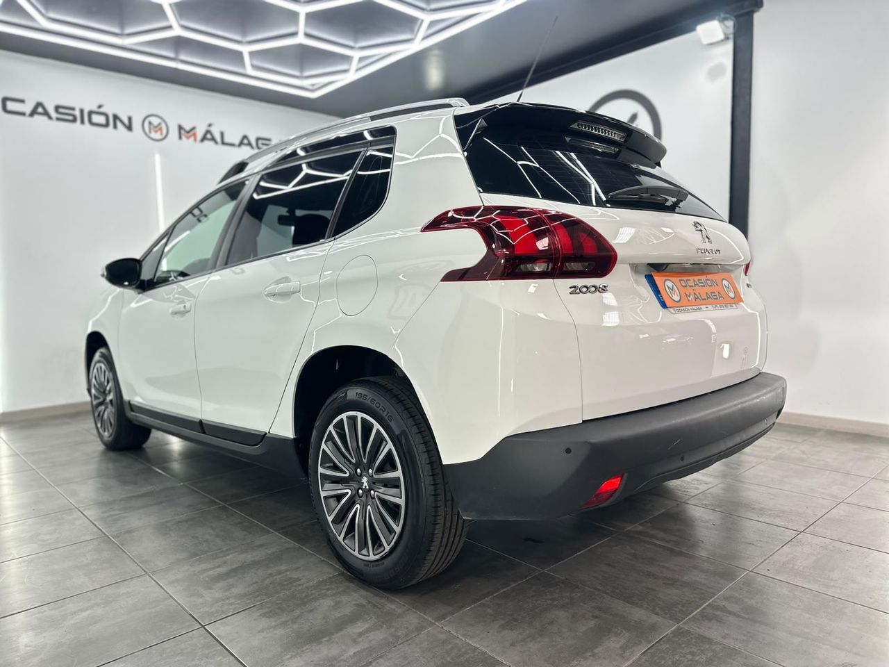 Peugeot 2008 Style 1.2L PureTech 81KW (110CV) S&S ÚNICO PROPIETARIO - Foto 2 