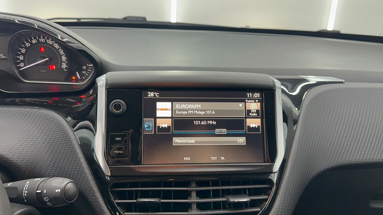 Peugeot 2008 Style 1.2L PureTech 81KW (110CV) S&S ÚNICO PROPIETARIO - Foto 2 