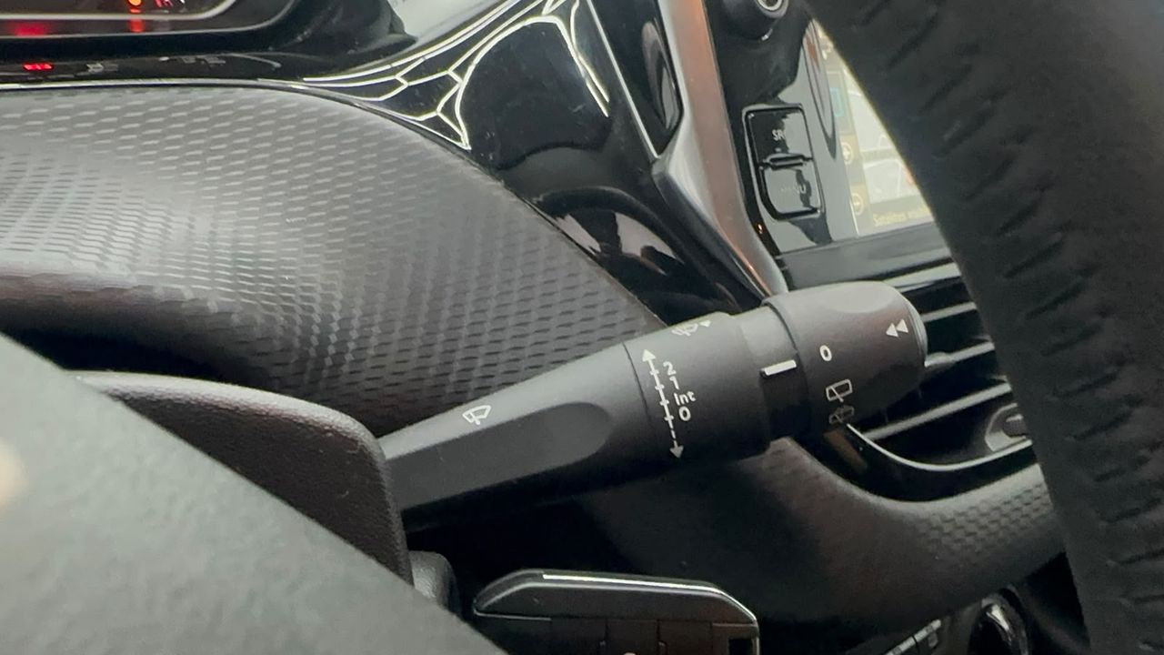 Peugeot 2008 Style 1.2L PureTech 81KW (110CV) S&S ÚNICO PROPIETARIO - Foto 2 