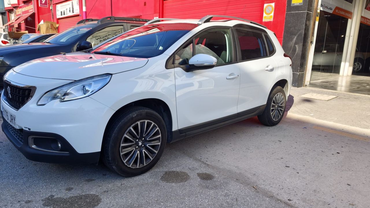 Peugeot 2008 Style 1.2L PureTech 81KW (110CV) S&S ÚNICO PROPIETARIO - Foto 2 