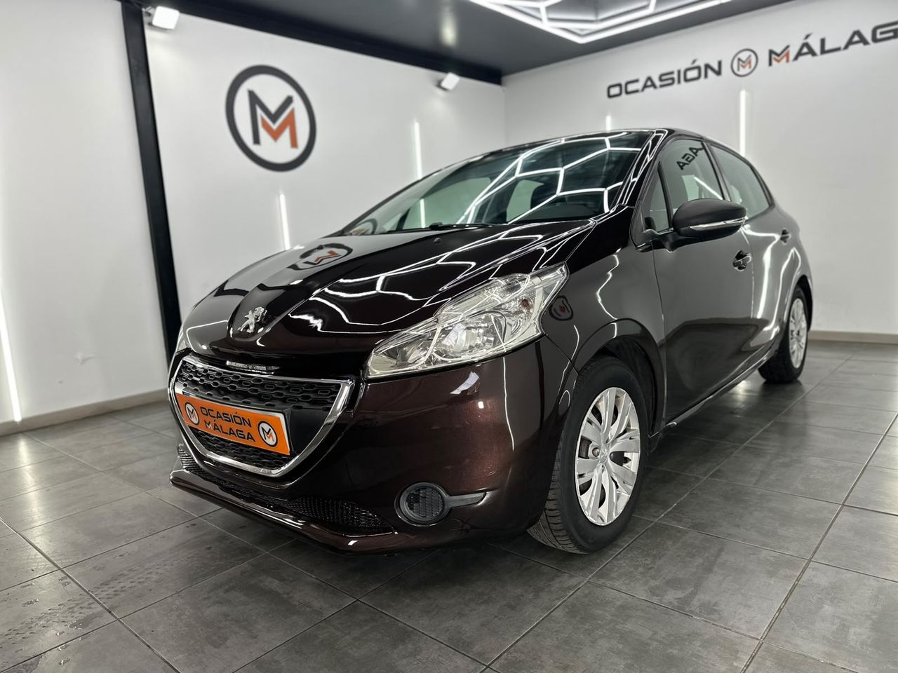 Peugeot 208 5P ALLURE 1.2 VTi 82 - Foto 2 