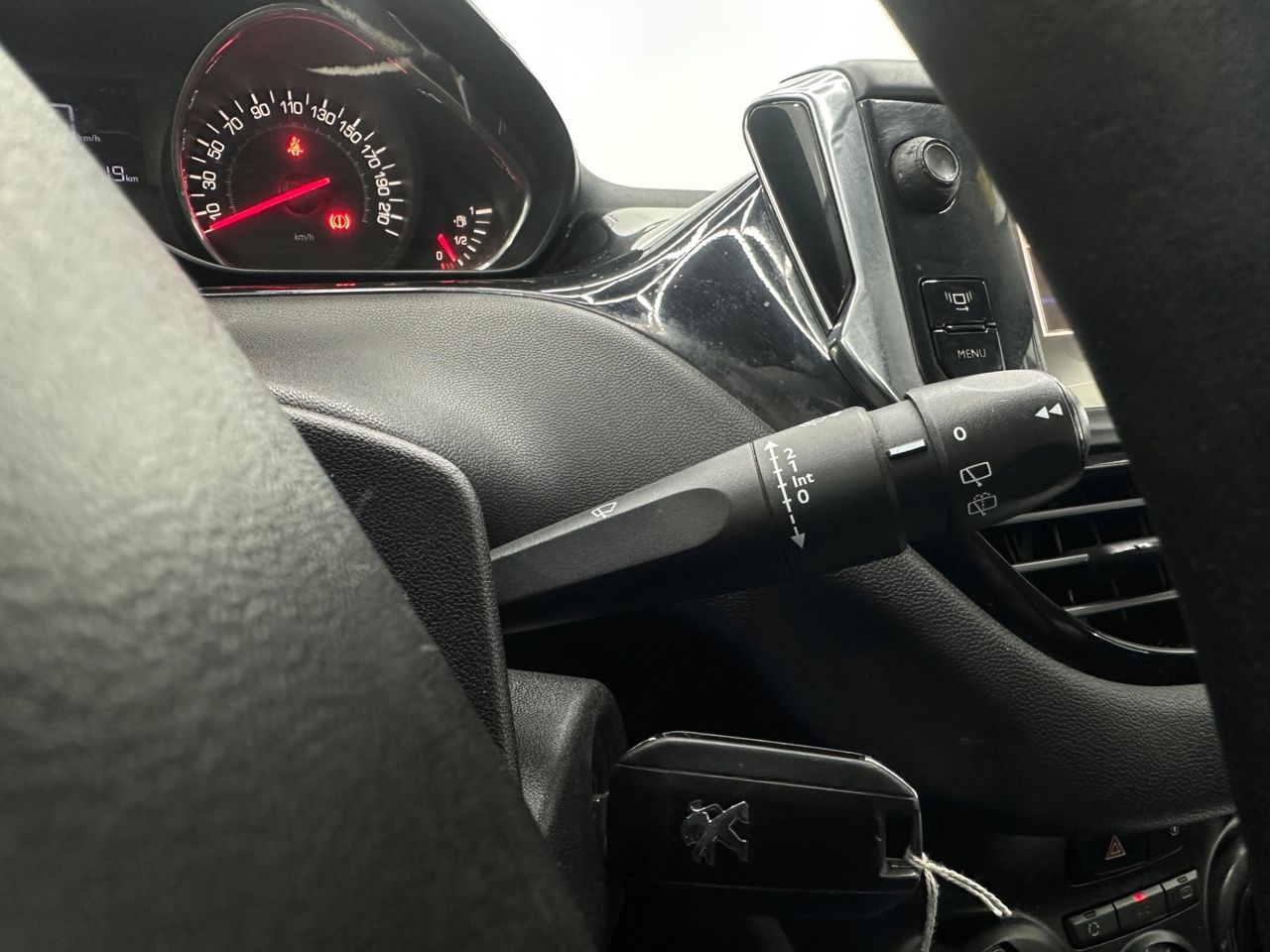 Peugeot 208 5P ALLURE 1.2 VTi 82 - Foto 2 