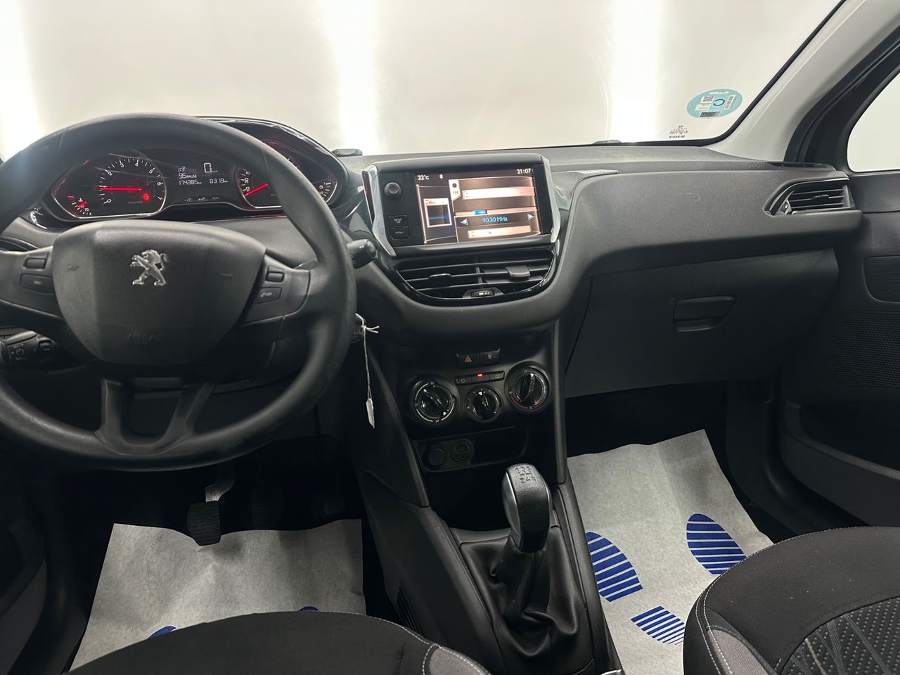 Peugeot 208 5P ALLURE 1.2 VTi 82 - Foto 2 