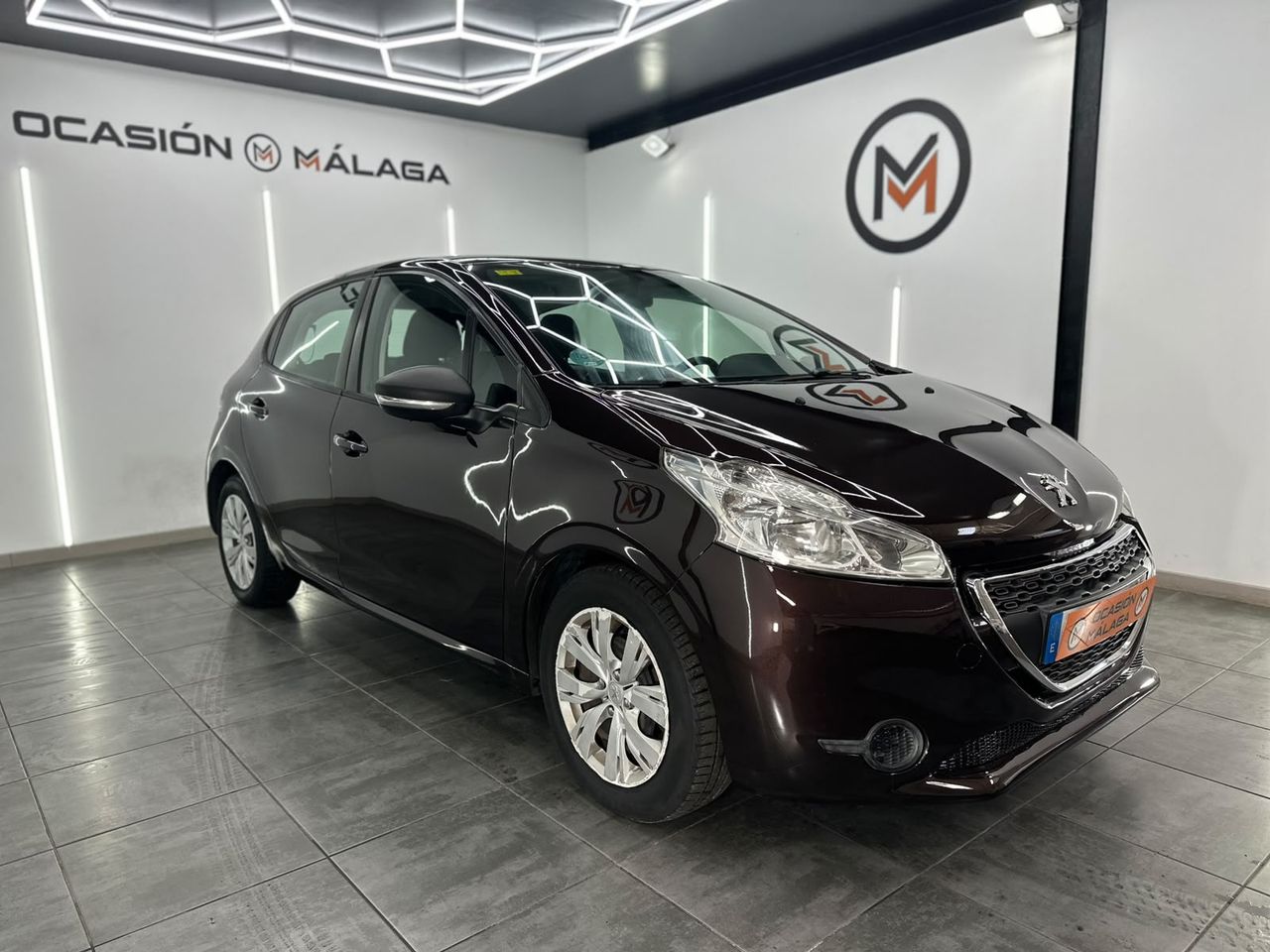 Peugeot 208 5P ALLURE 1.2 VTi 82 - Foto 2 