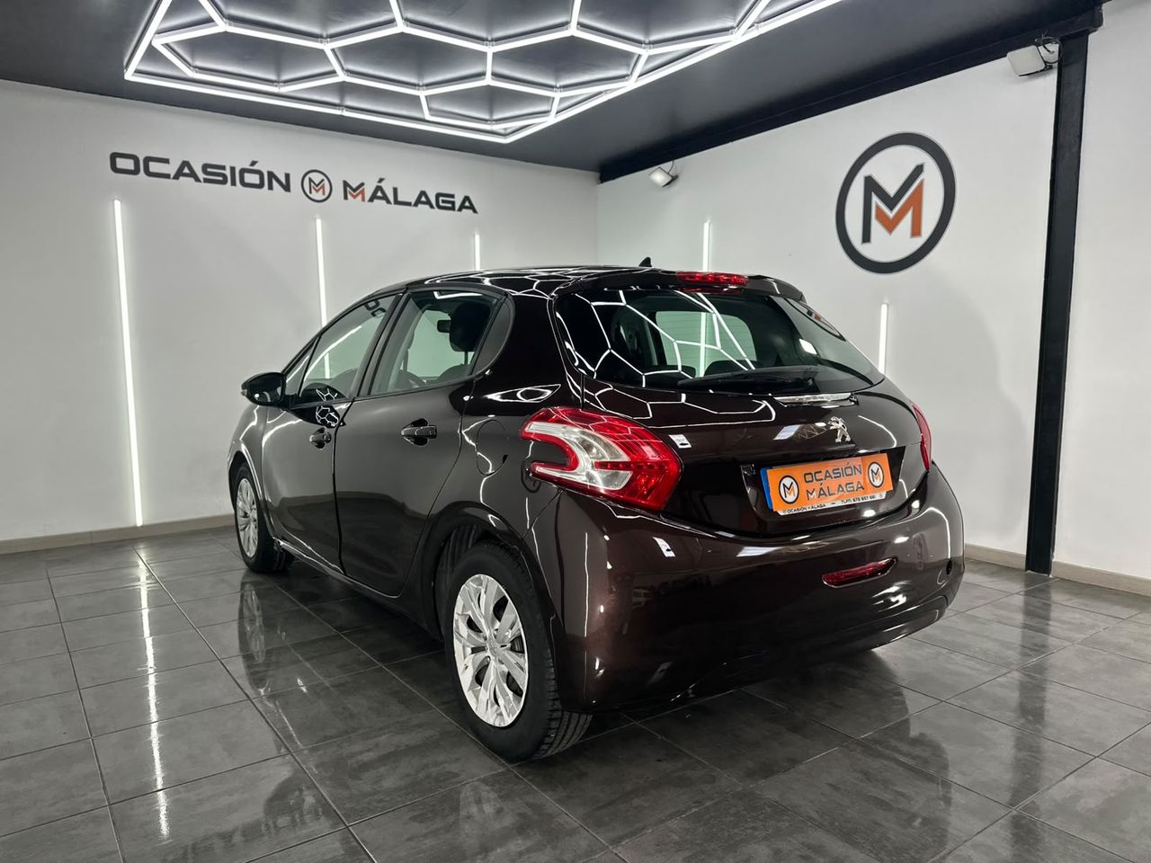 Peugeot 208 5P ALLURE 1.2 VTi 82 - Foto 2 
