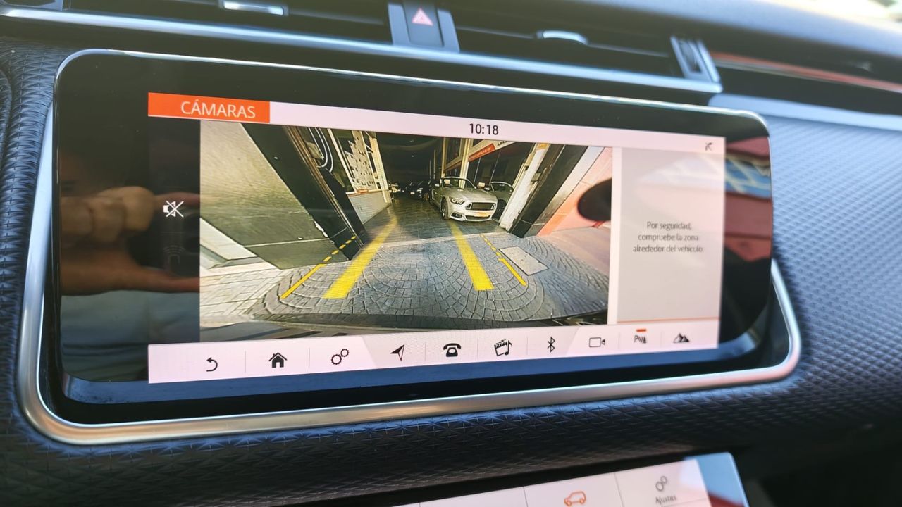 Land-Rover Range Rover Velar 2.0D D240 R-Dynamic 4WD Auto - Foto 2 
