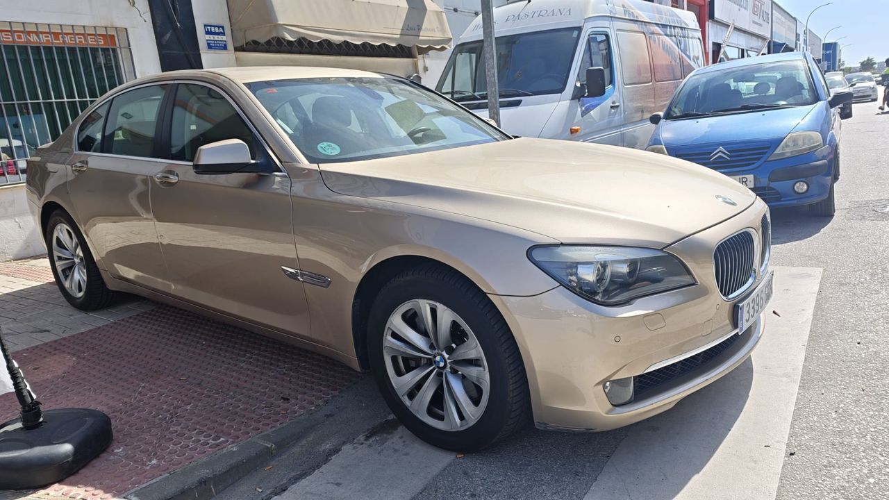 BMW Serie 7 750i xDrive - Foto 2 