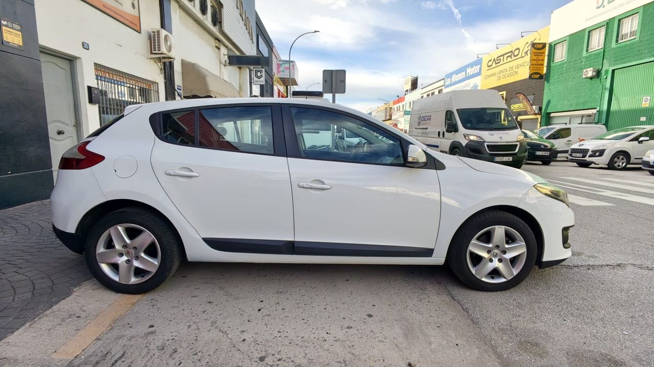 Renault Megane Limited dCi 95 eco2 - Foto 2 