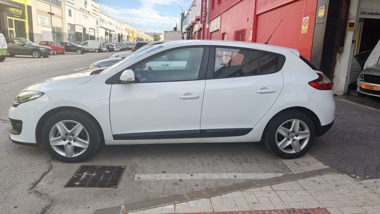 Renault Megane Limited dCi 95 eco2 - Foto 2 