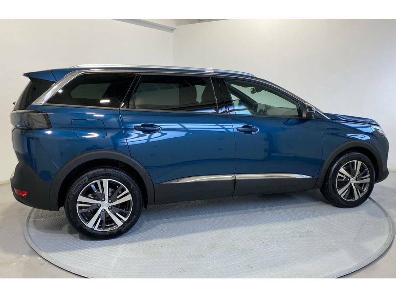 Peugeot 5008 Allure Pack 1.2 PureTech 96KW S&S  - Foto 2