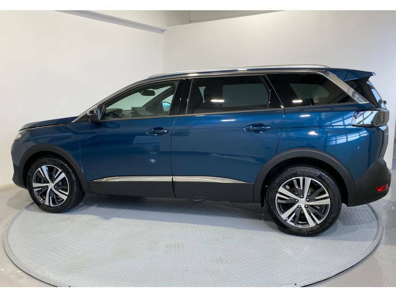 Peugeot 5008 Allure Pack 1.2 PureTech 96KW S&S  - Foto 2