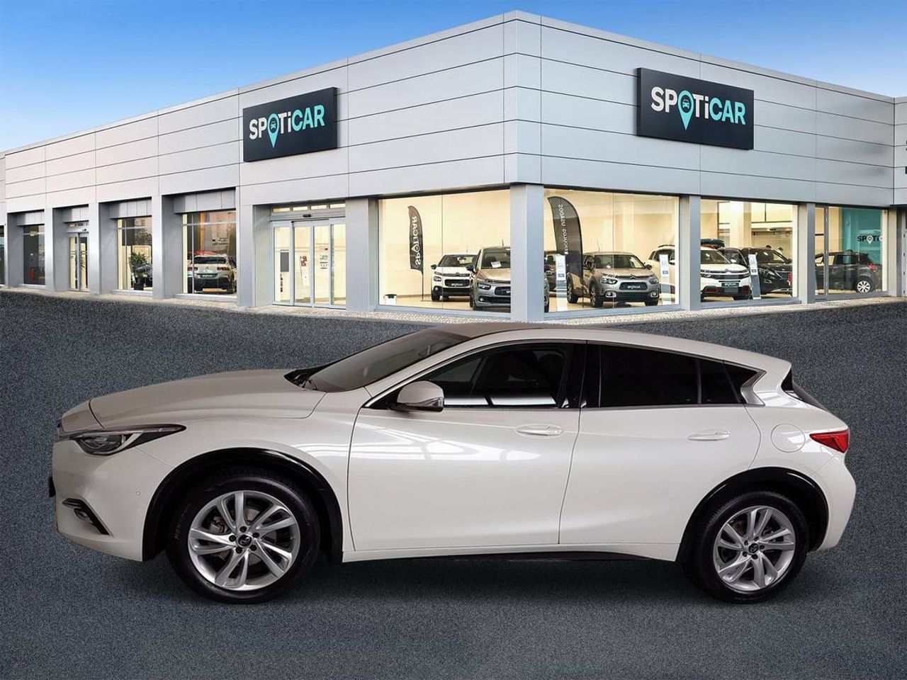 Infiniti Q30 PREMIUM 1.6TC 115kW (156CV)   7DCT - Foto 2