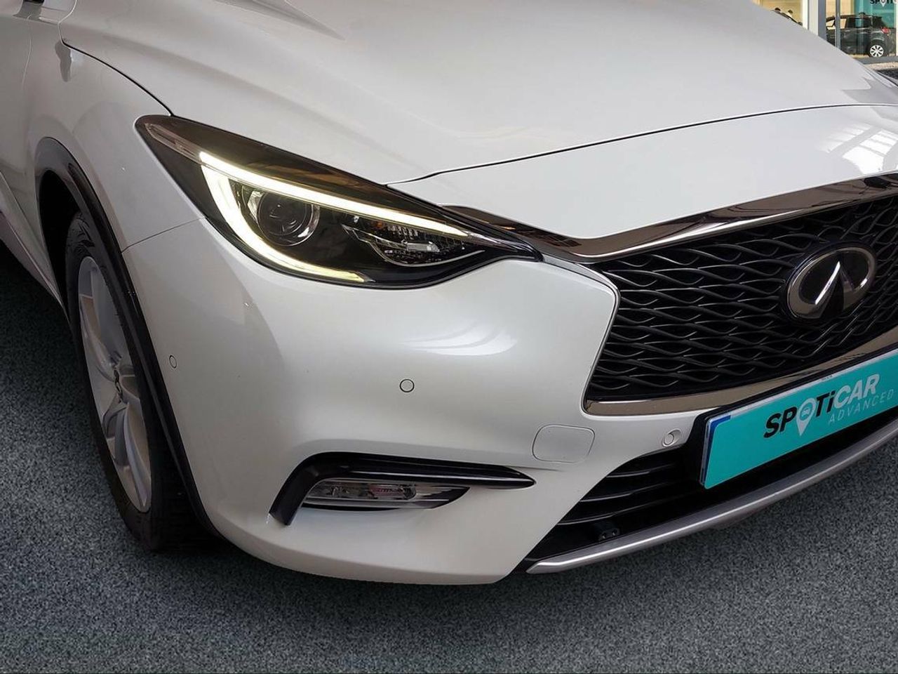 Infiniti Q30 PREMIUM 1.6TC 115kW (156CV)   7DCT - Foto 2