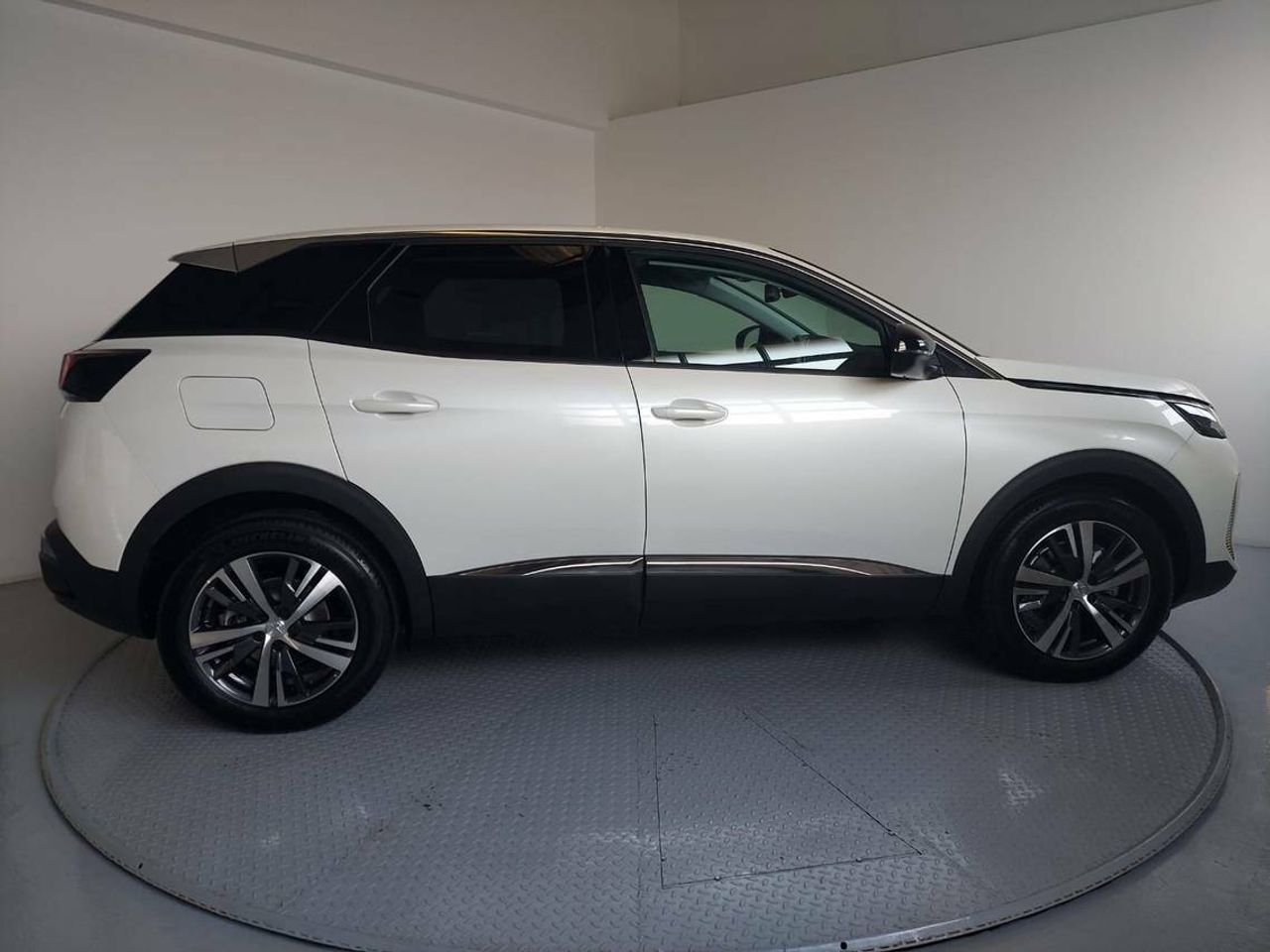 Peugeot 3008 Allure Pack 1.5 BlueHDi 96kW (130CV) S&S - Foto 2