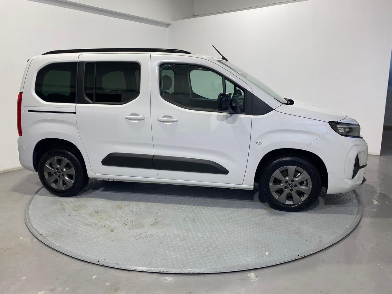 Opel Combo 100 Cv 1.5 Td S/S MT6 €6.4 - Foto 2