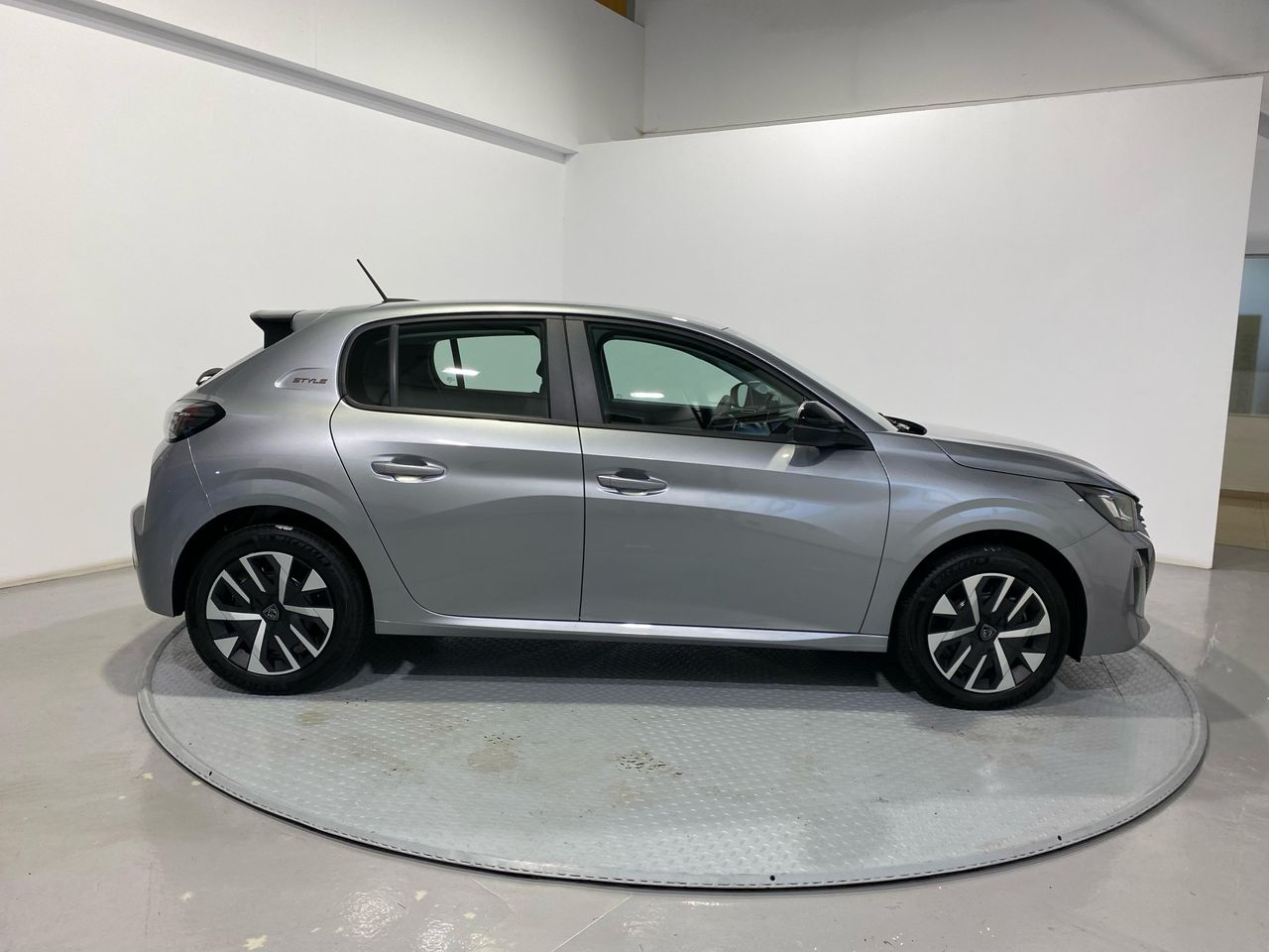 Peugeot 208 Style HYBRID 100 eDCS6 - Foto 2