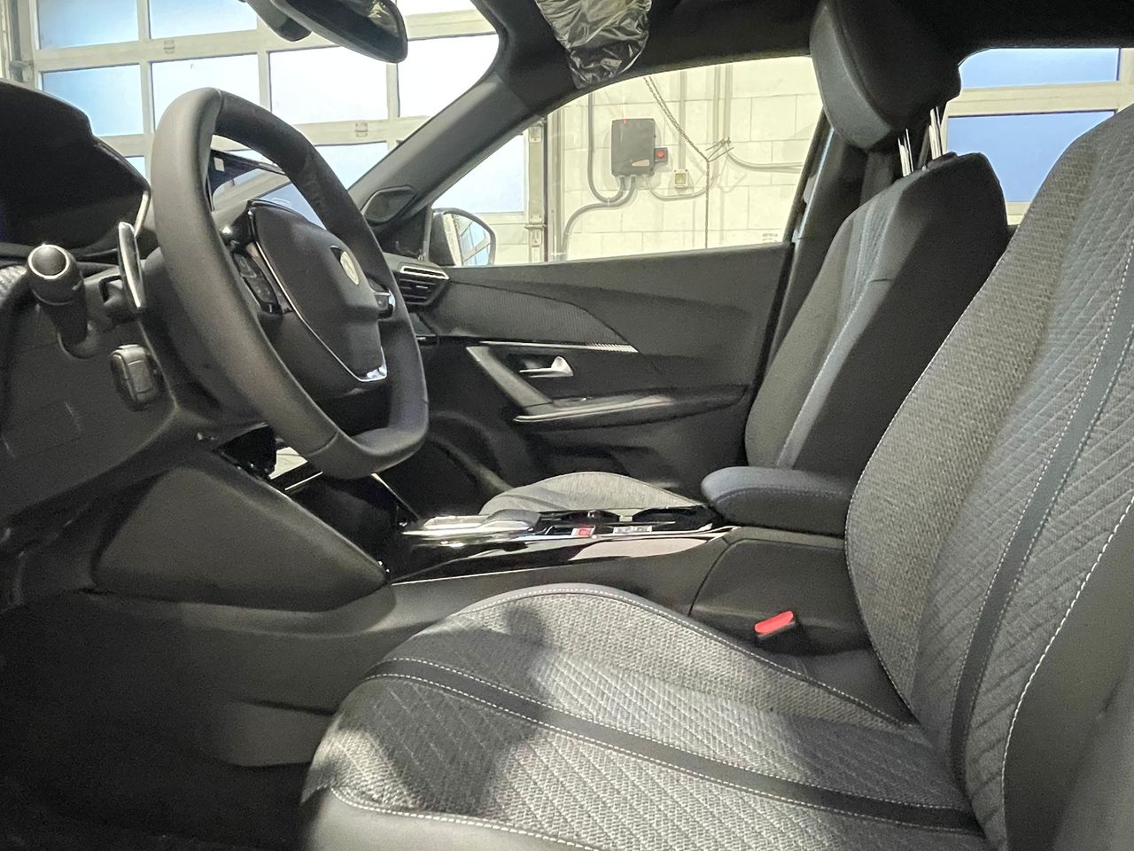 Peugeot 2008 N2008 Allure Hybrid 136 eDCS6 - Foto 2