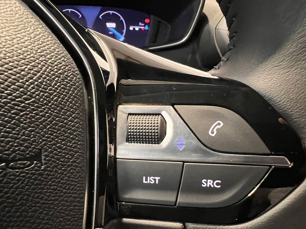 Peugeot 208 Allure HYBRID 100 eDCS6 - Foto 2