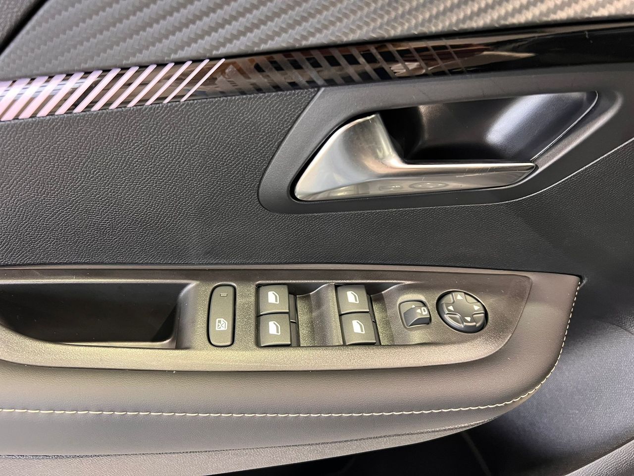 Peugeot 208 Allure HYBRID 100 eDCS6 - Foto 2