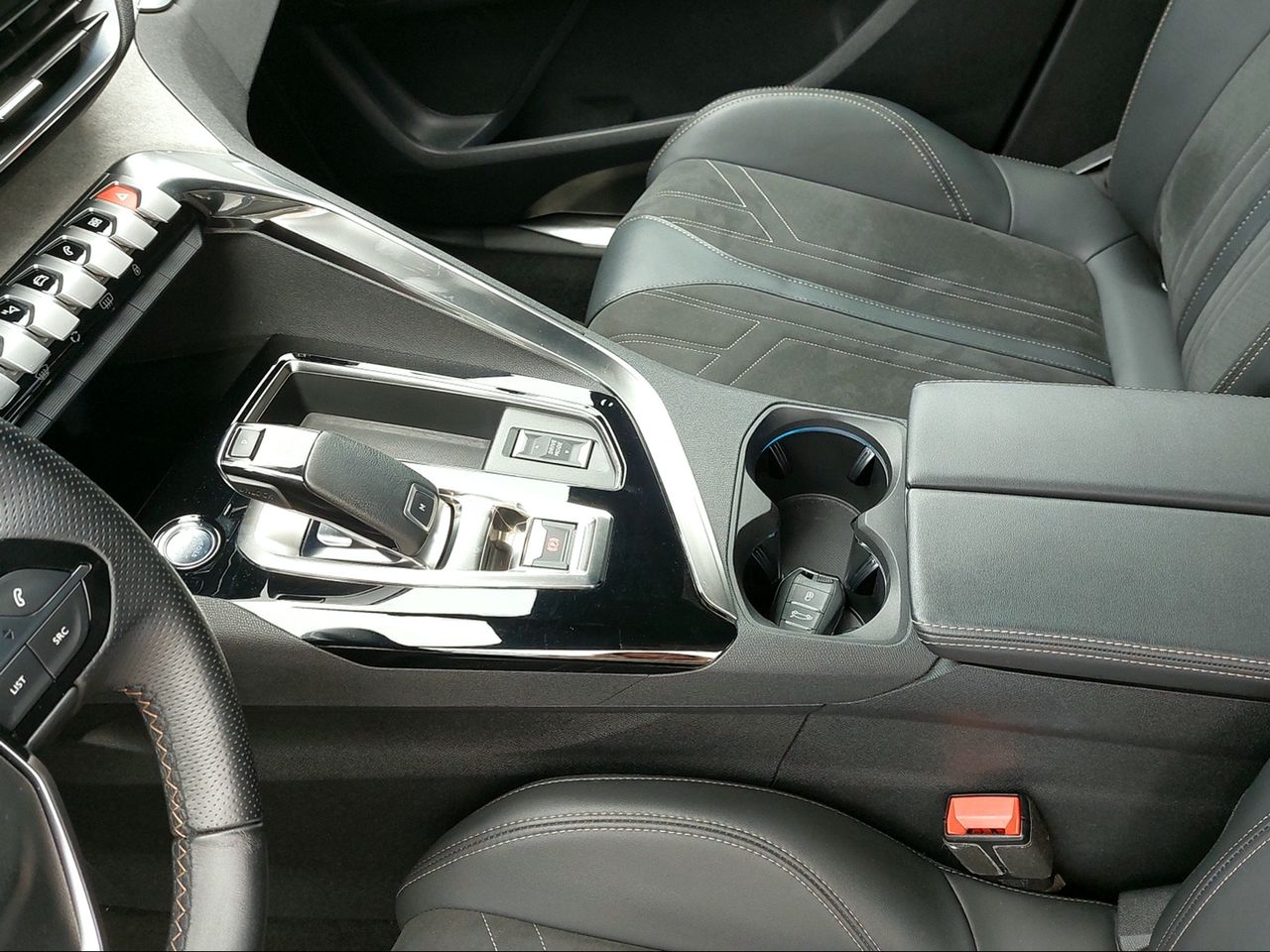 Peugeot 3008 1.5 BlueHDi 96kW S&S GT EAT8 - Foto 2