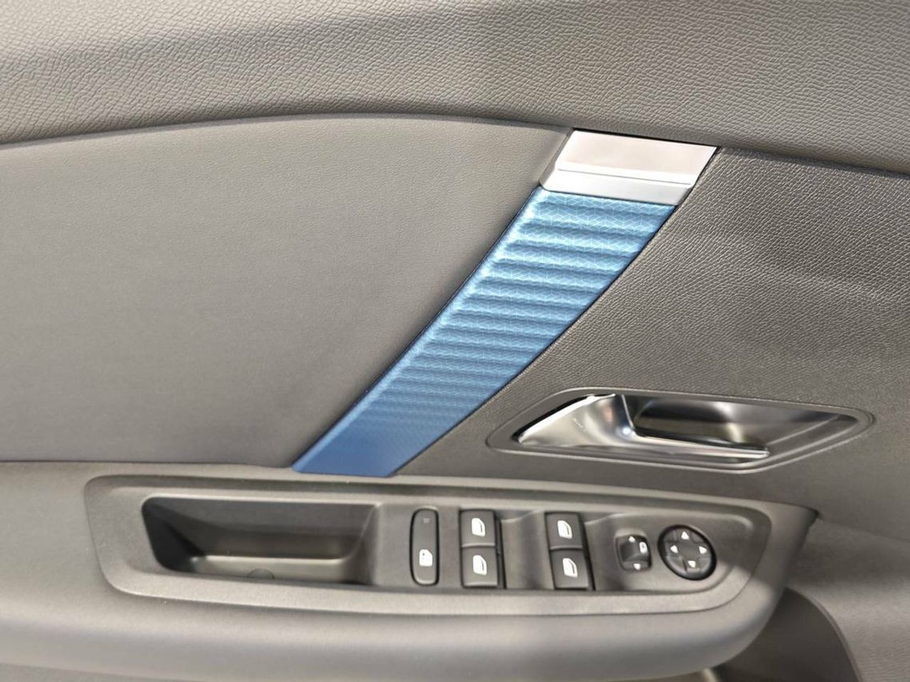 Citroën ë-C4 X Feel ë-C4 X eléctrico 100kW 50KWh  - Foto 2
