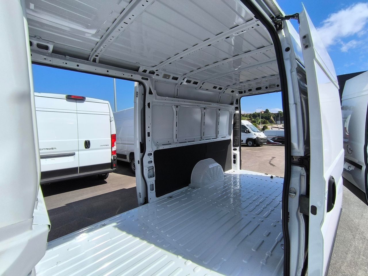 Opel Movano FURGON L4 H2 BASE REFORZADA 3.5 HDI 165  - Foto 2