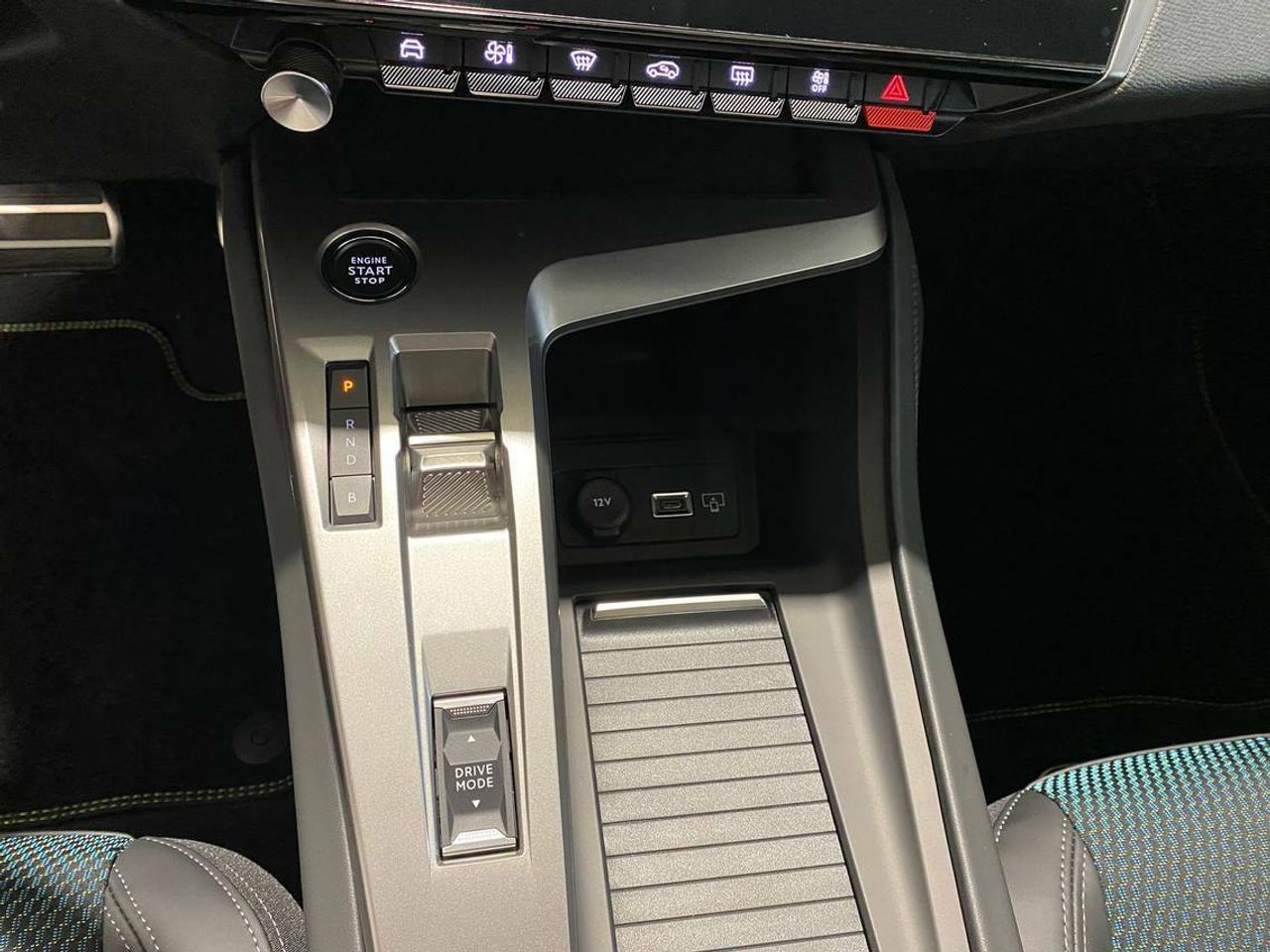 Peugeot 308 First Edition 5P   Eléctrico 115kW (156CV) - Foto 2