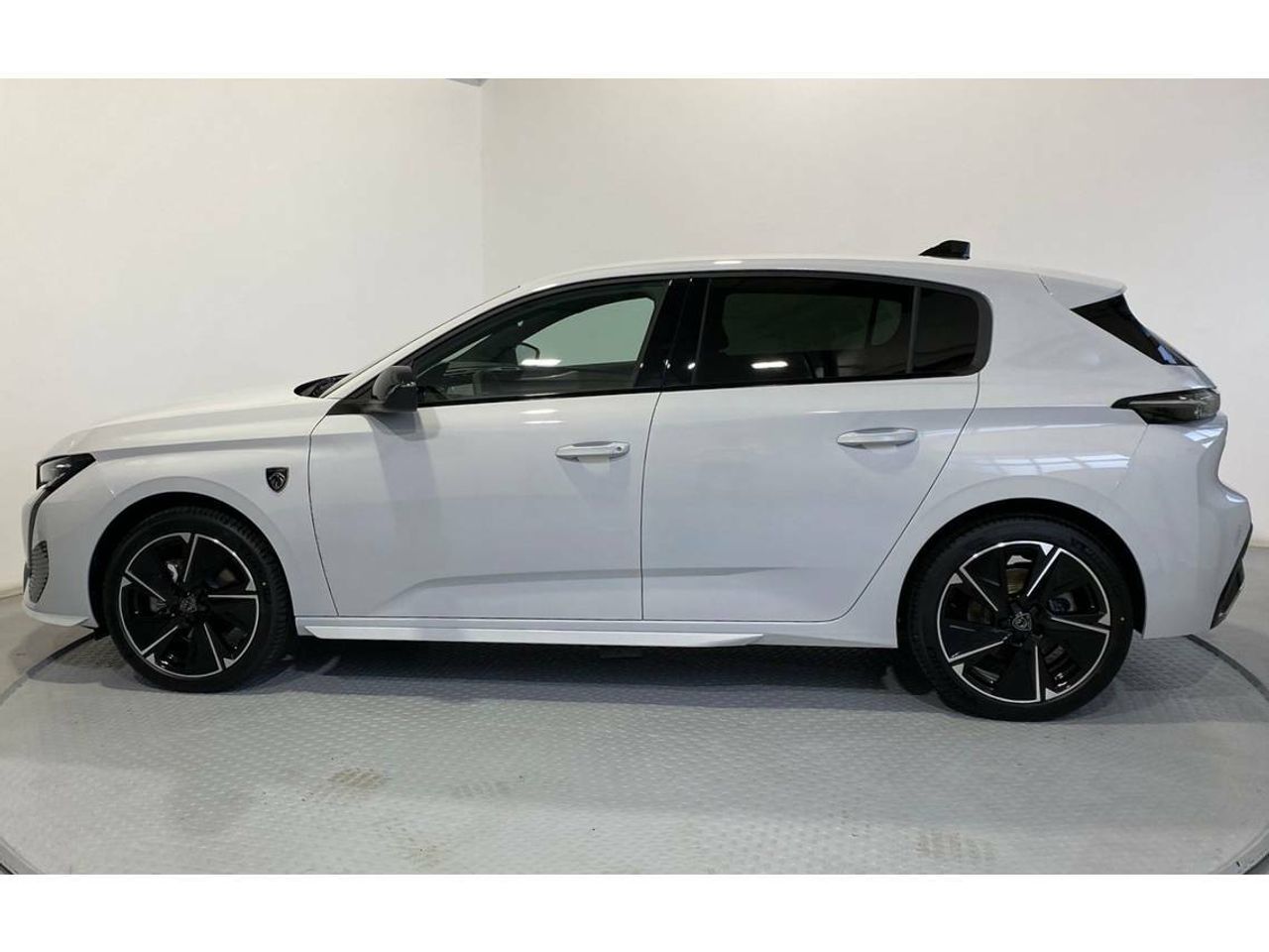 Peugeot 308 First Edition 5P   Eléctrico 115kW (156CV) - Foto 2