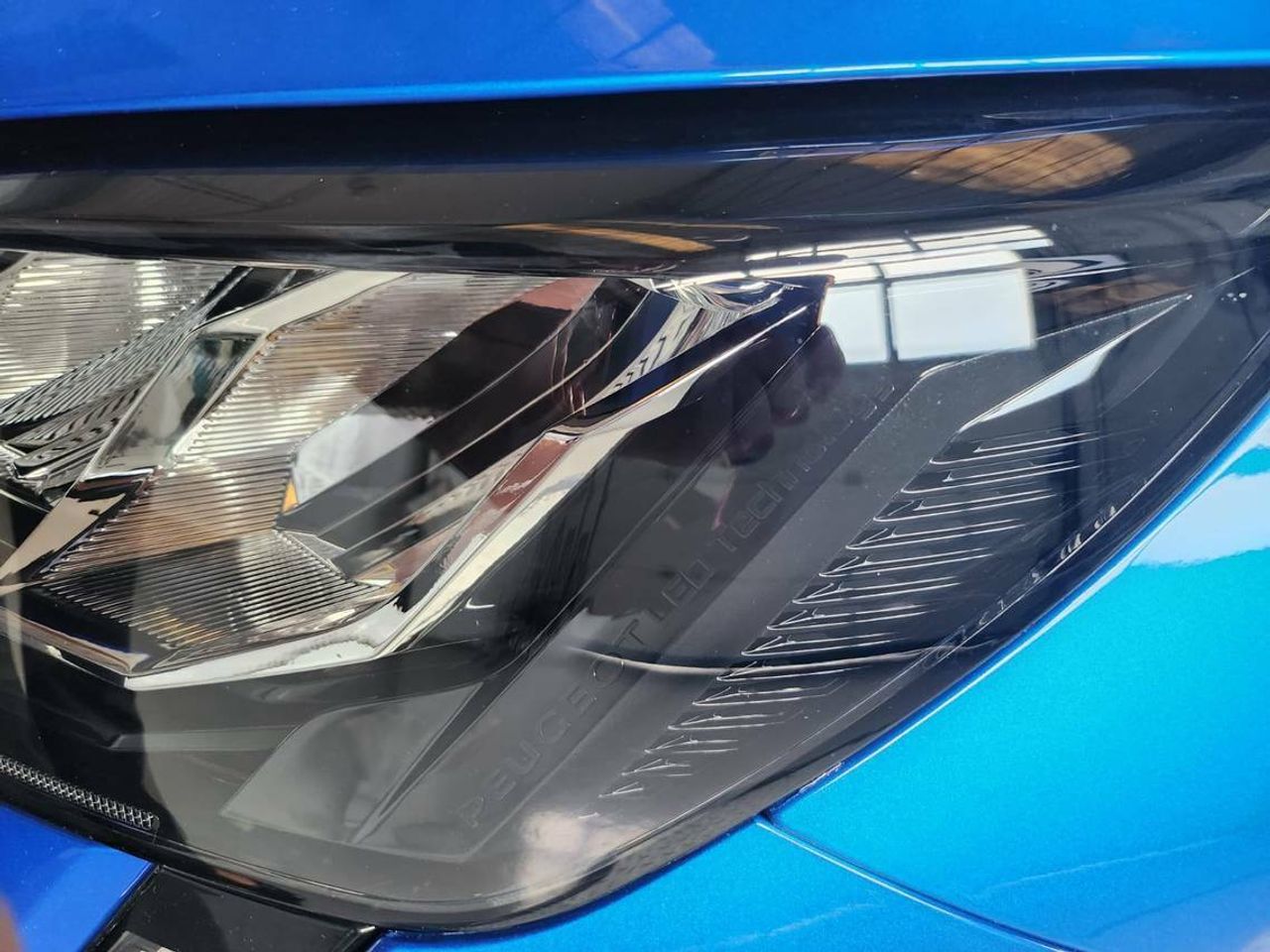 Peugeot 208 Allure Pack BlueHDi 73kW (100CV)  - Foto 2