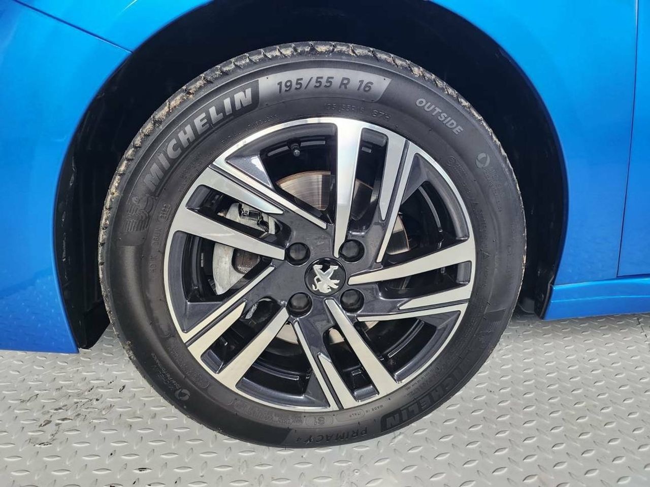 Peugeot 208 Allure Pack BlueHDi 73kW (100CV)  - Foto 2