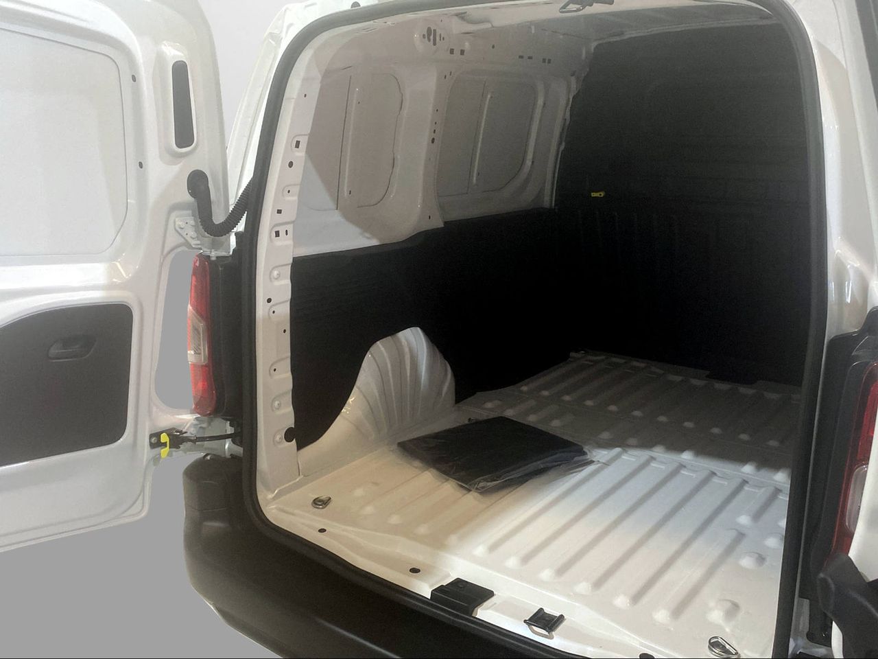 Opel Combo Electric Electric 100Kw & 50kWh Batería - Foto 2