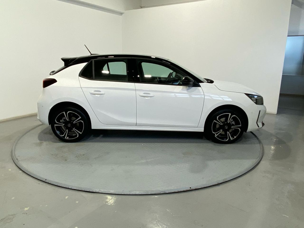 Opel Corsa 1.2T XHLHybrid 81kW GS eDCT - Foto 2