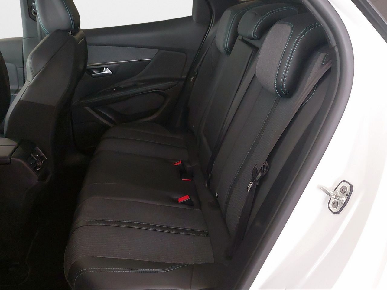 Peugeot 3008 1.5 BlueHDi 96kW S&S Allure Pack EAT8 - Foto 2