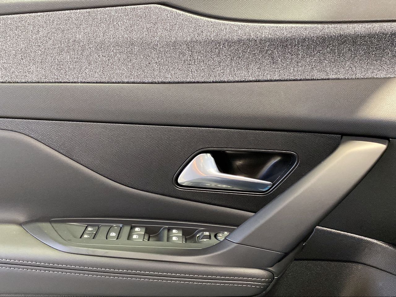 Peugeot 408 408 Allure HYBRID 145 eDCS6 - Foto 2