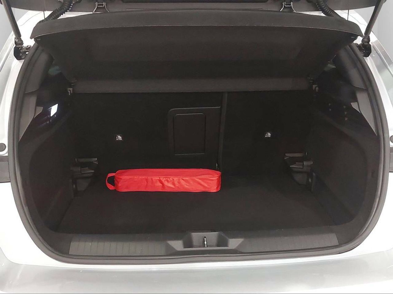 Opel Astra Elegance 1.2T XHT 96kW (130CV)  - Foto 2