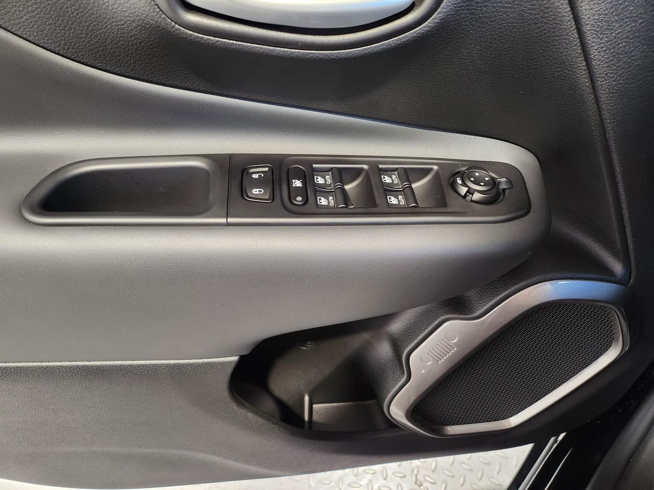 Jeep Renegade eHybrid 1.5 96kW(130CV) Limited ATX - Foto 2