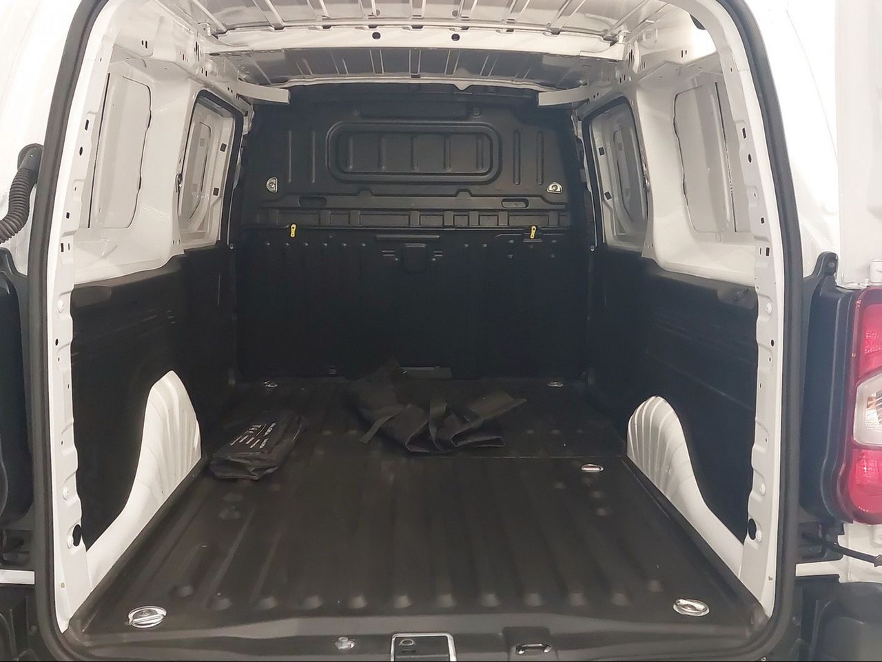 Opel Combo Cargo XL 1.5BHDI 130CV  - Foto 2