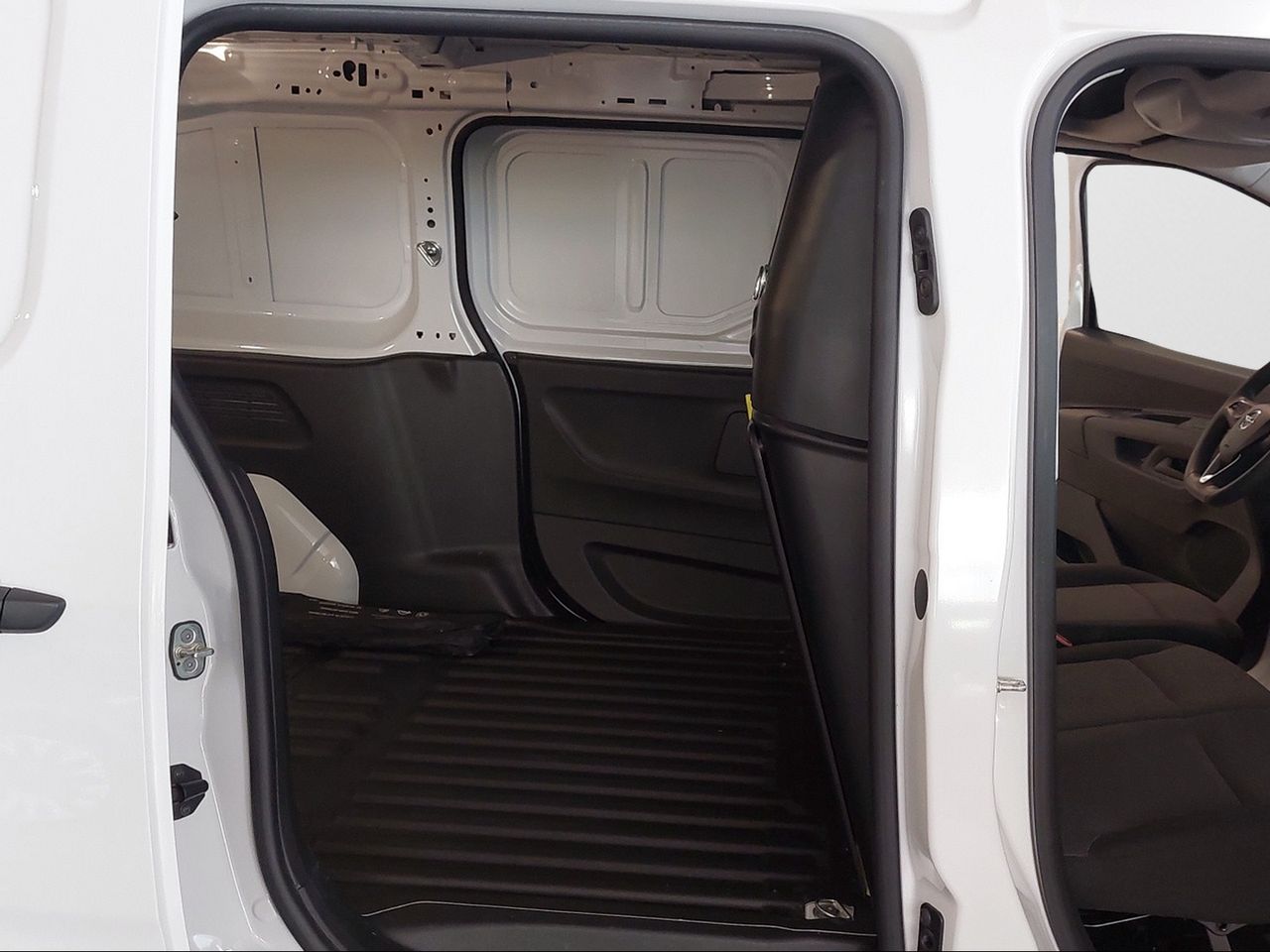 Opel Combo Cargo XL 1.5BHDI 130CV  - Foto 2