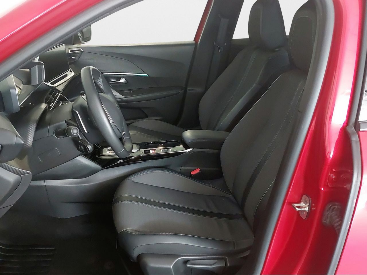 Peugeot 2008 Allure Pack BlueHDI 130 S&S EAT8 - Foto 2