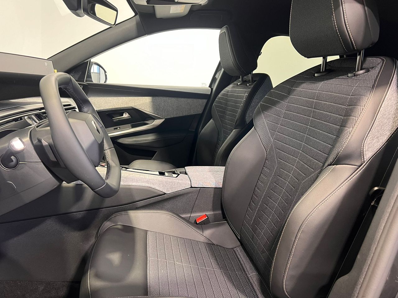 Peugeot 3008 Hybrid 1.2 107KW Allure eDCS6 - Foto 2