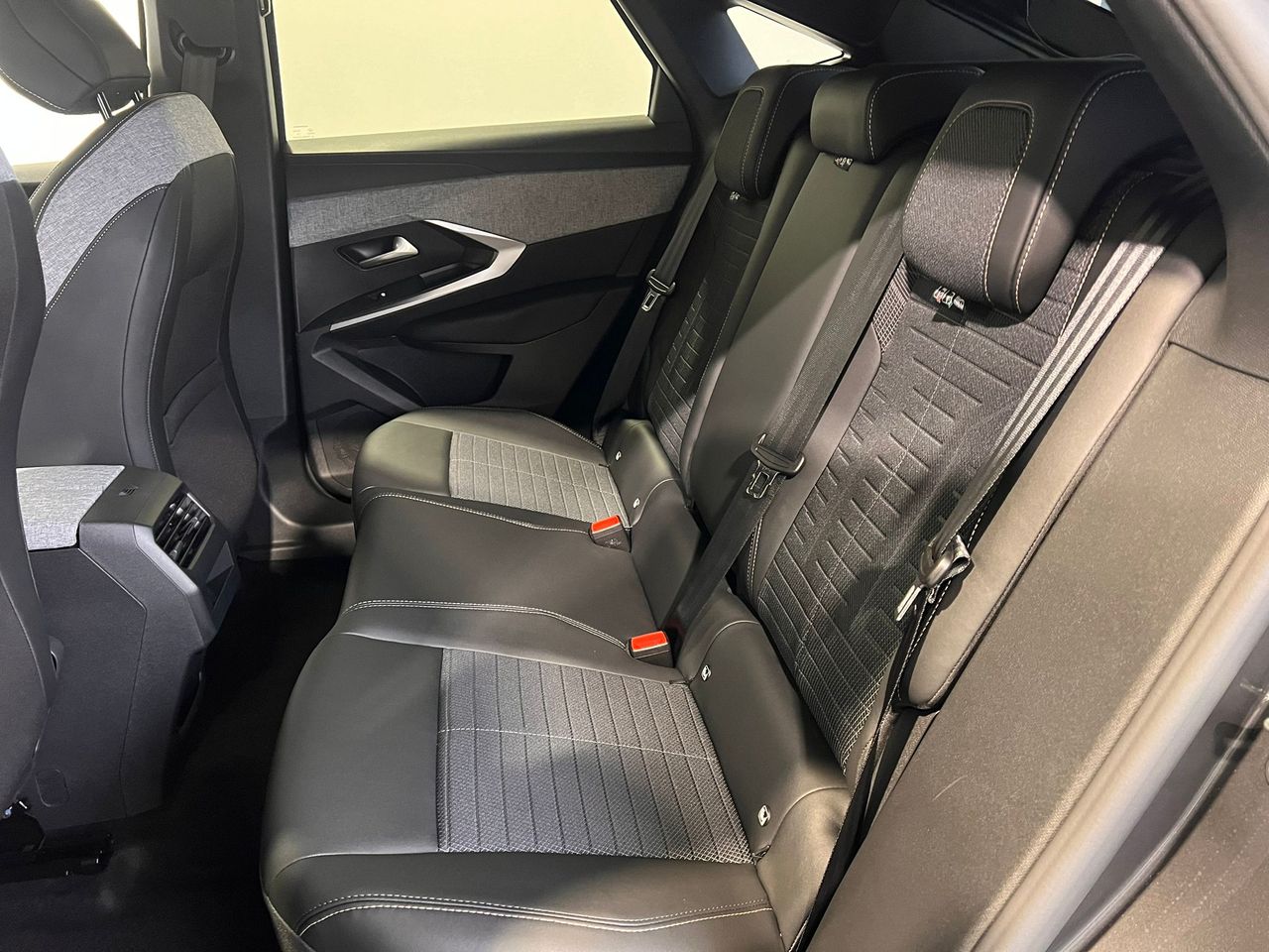 Peugeot 3008 Hybrid 1.2 107KW Allure eDCS6 - Foto 2