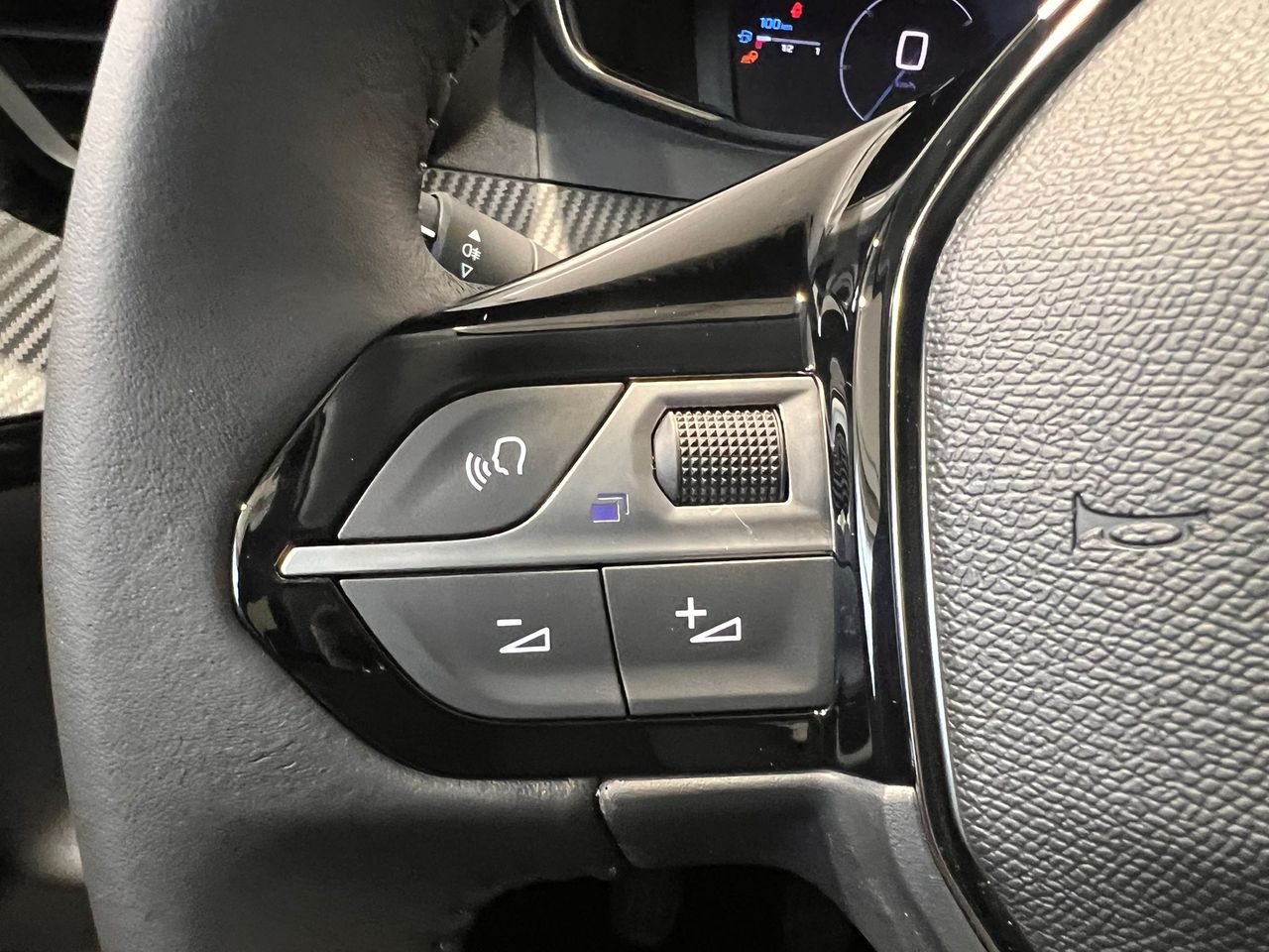 Peugeot 208 Allure HYBRID 110 eDCS6 - Foto 2