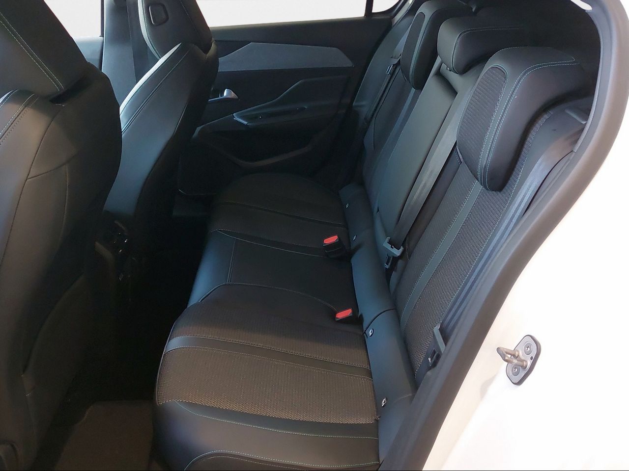 Peugeot 308 5P Allure BlueHDi 130 S&S MAN - Foto 2