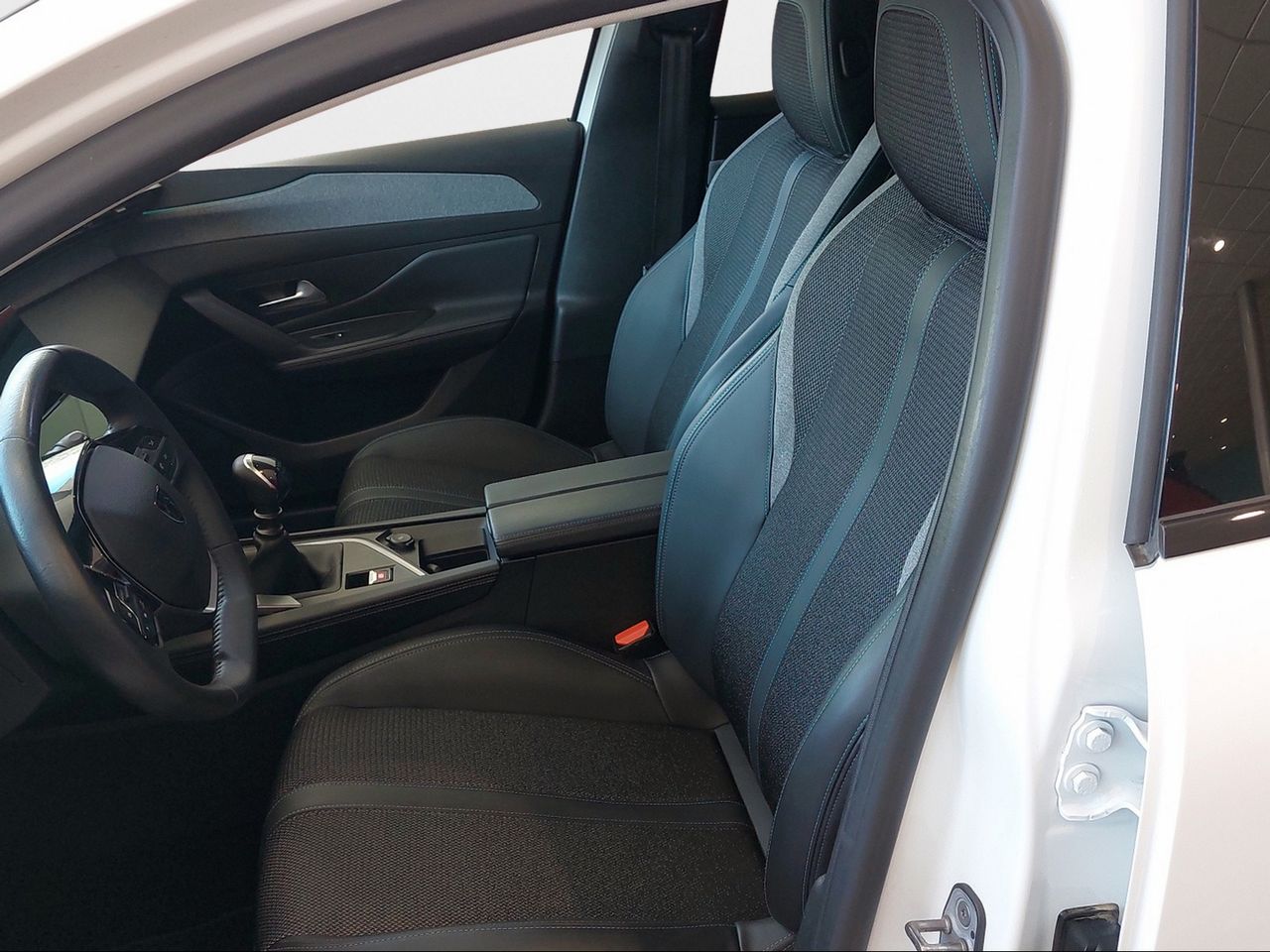 Peugeot 308 5P Allure BlueHDi 130 S&S MAN - Foto 2