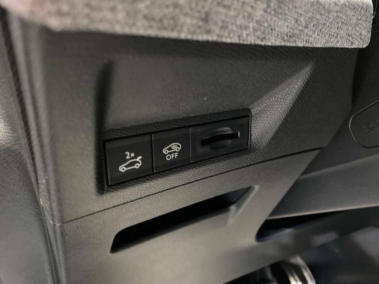 Peugeot 5008 GT Eléctrico 157kW - Foto 2