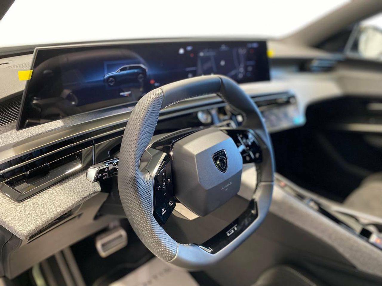 Peugeot 5008 GT Eléctrico 157kW - Foto 2