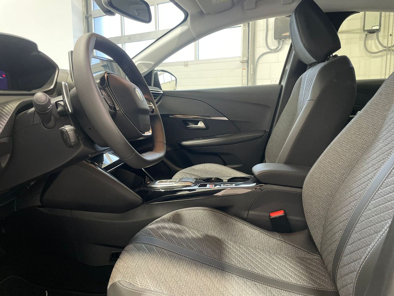 Peugeot 208 Allure HYBRID 110 eDCS6 - Foto 2