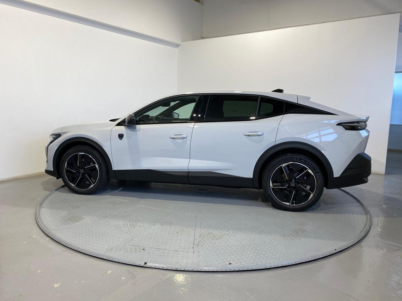 Peugeot e-408 E-408 GT Eléctrico 210 (157kW) - Foto 2