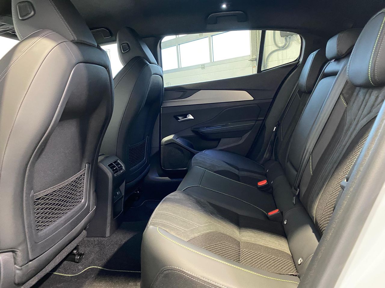 Peugeot e-408 E-408 GT Eléctrico 210 (157kW) - Foto 2