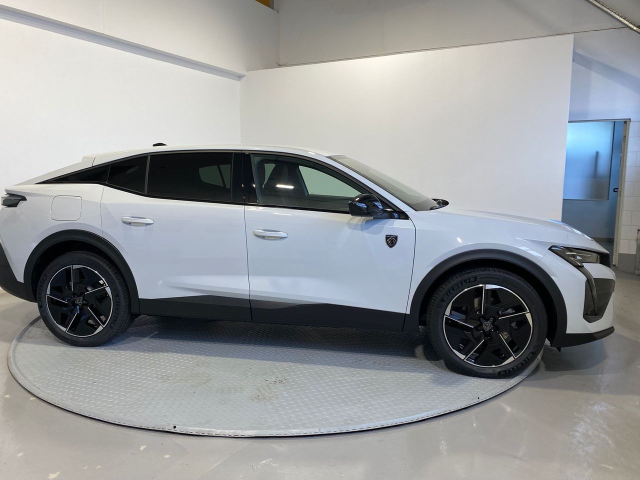 Peugeot e-408 E-408 GT Eléctrico 210 (157kW) - Foto 2